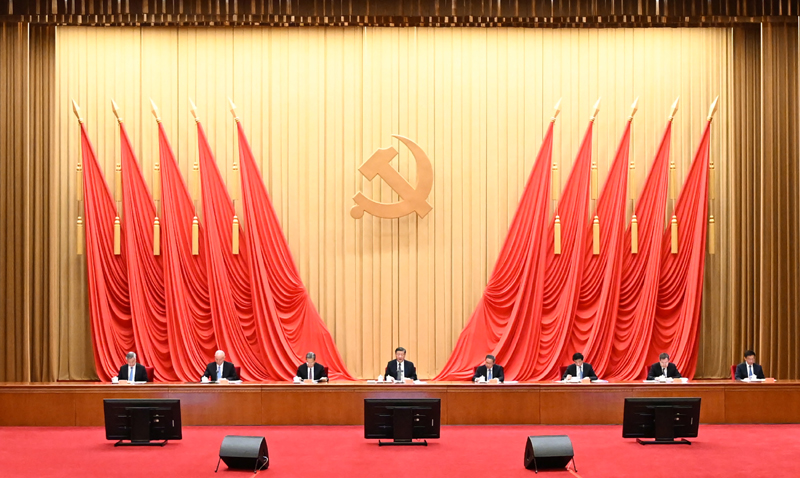 4月3日，学习贯彻习近平新时代中国特色社会主义思想主题教育工作会议在北京召开。中共中央总书记、国家主席、中央军委主席习近平出席会议并发表重要讲话。李强、赵乐际、王沪宁、蔡奇、丁薛祥、李希、韩正出席会议。